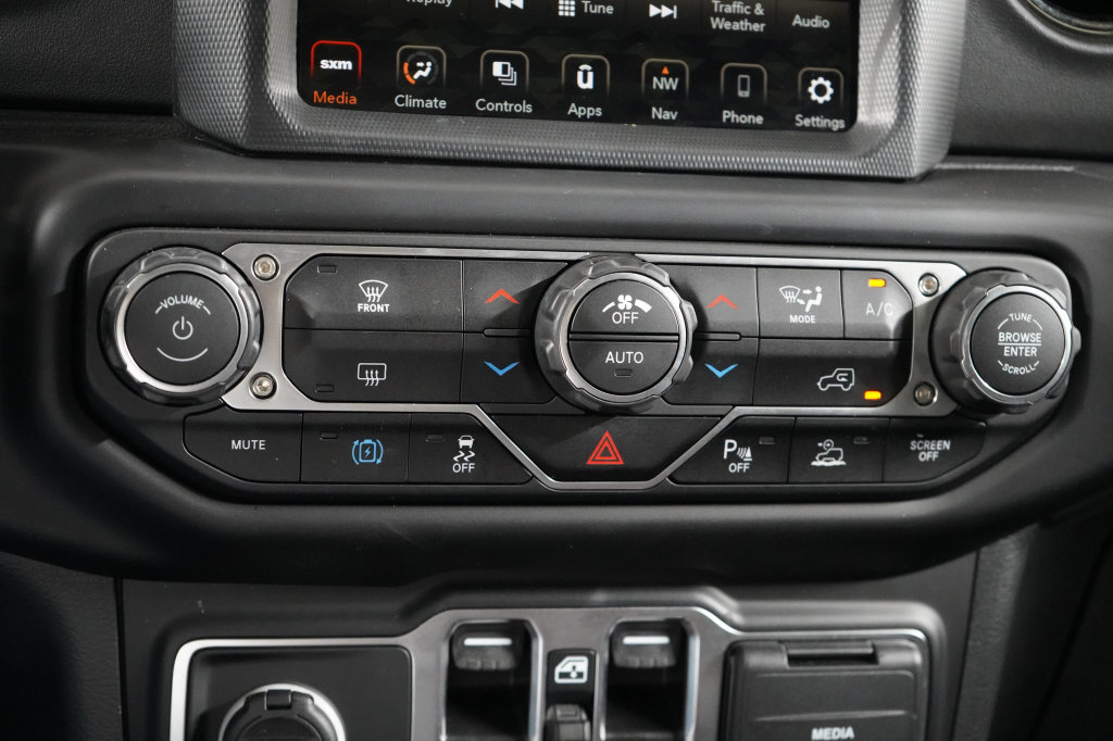 Used 2023 Jeep Wrangler Unlimited Sahara AWD/4WD image 22