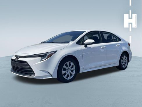 Used 2026 Toyota Corolla LE FWD image 3