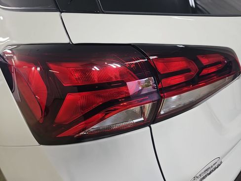 Certified 2024 Chevrolet Equinox LT FWD image 40