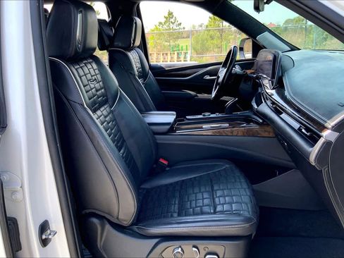 Used 2021 Cadillac Escalade Sport Platinum image 9