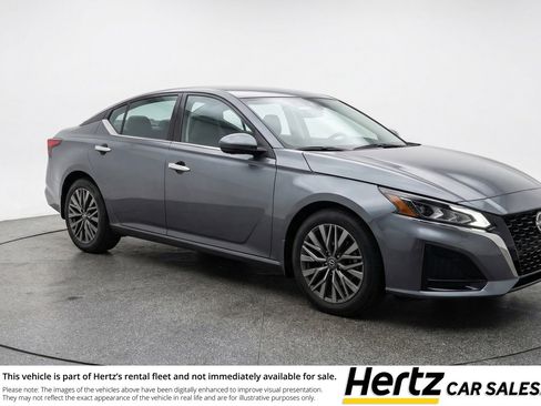 Used 2025 Nissan Altima 2.5 SV FWD image 1
