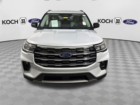 Used 2025 Ford Explorer Active w/ Active Comfort Package AWD/4WD image 2