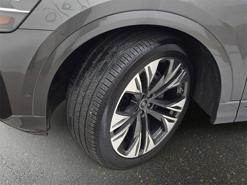 Certified 2025 Audi Q8 Premium Plus w/ Premium Plus Package image 35