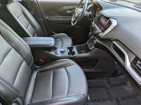 Used 2024 GMC Terrain SLT w/ Tech Package image 19