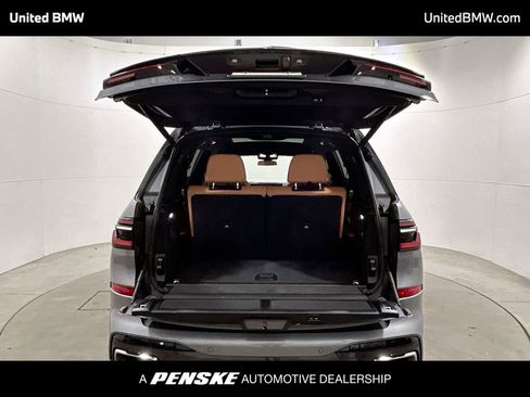 Used 2023 BMW X7 xDrive40i w/ M Sport Package image 23