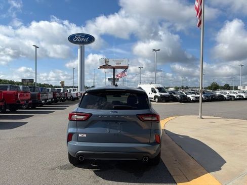 Used 2024 Ford Escape ST-Line w/ Tech Pack #1 FWD image 4