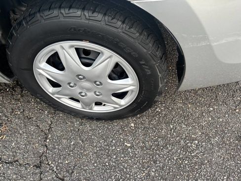 Used 2017 Toyota Corolla L image 19