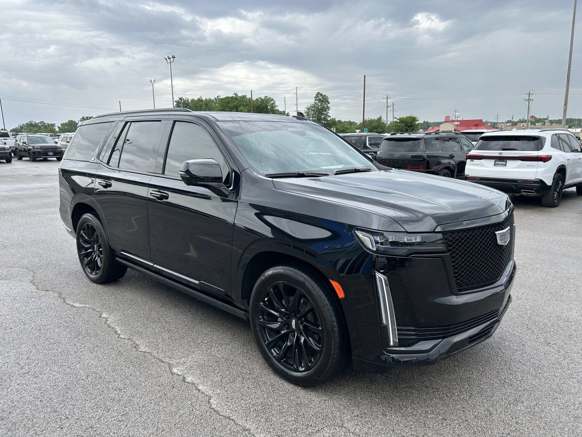 Used 2023 Cadillac Escalade Sport Platinum w/ LPO, ONYX Package AWD/4WD image 2