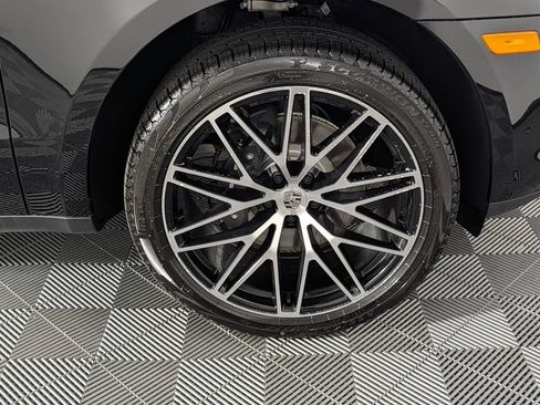New 2026 Porsche Macan AWD/4WD image 14