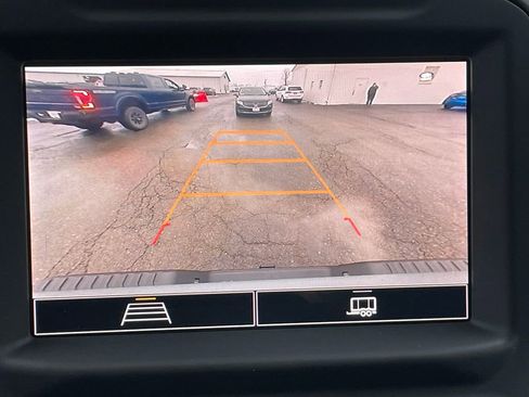 Used 2025 Chevrolet Silverado 2500 Custom w/ Custom Value Package image 5