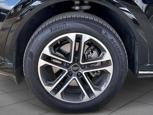 Certified 2025 Audi Q5 Premium w/ Convenience Package AWD/4WD image 11