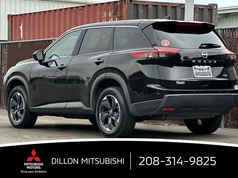 Used 2025 Nissan Rogue SV AWD/4WD image 9