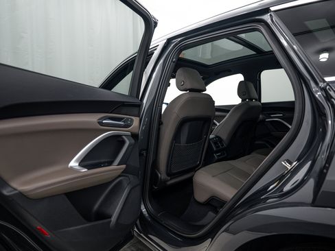 Used 2025 Audi Q5 Premium w/ Convenience Package AWD/4WD image 17