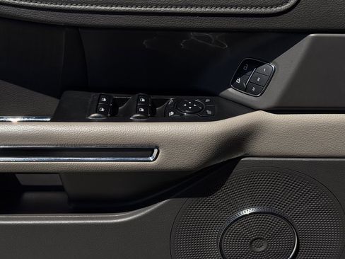 Used 2021 Ford Expedition Max XLT image 24