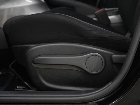 Used 2013 Nissan Juke S image 22