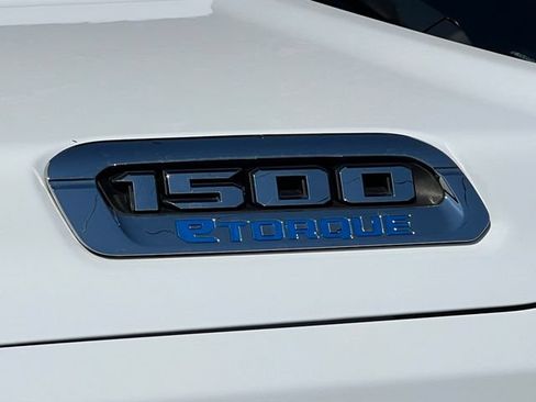 Used 2022 RAM 1500 Big Horn AWD/4WD image 2