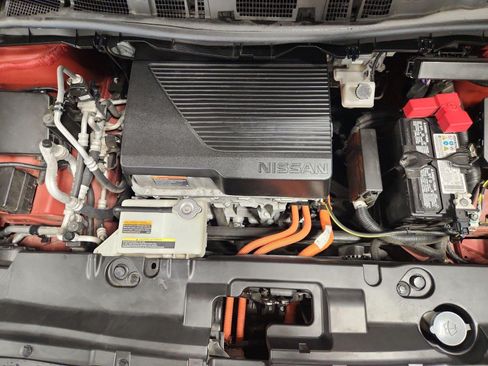 Used 2022 Nissan Leaf SV FWD image 28