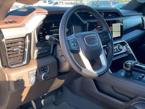 Used 2024 GMC Sierra 1500 Denali w/ Technology Package image 16