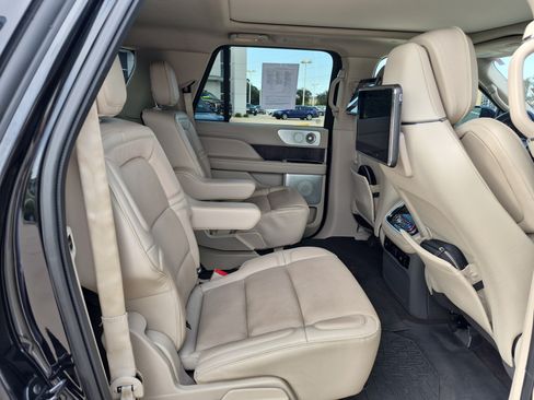 Used 2019 Lincoln Navigator L Reserve AWD/4WD image 12
