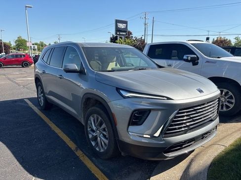 Used 2025 Buick Enclave Preferred w/ LPO, Floor Liner Package FWD image 1