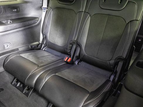 Used 2024 Jeep Grand Cherokee L Altitude image 39