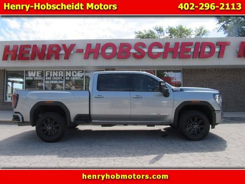 Used 2025 GMC Sierra 2500 AT4 AWD/4WD image 1