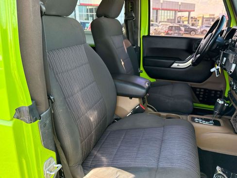 Used 2012 Jeep Wrangler Sahara w/ Connectivity Group AWD/4WD image 15