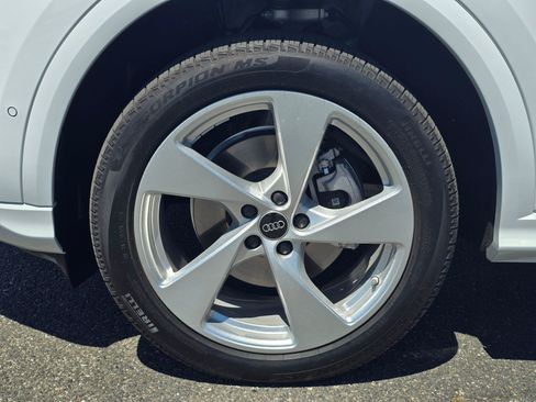 Certified 2025 Audi Q5 Premium w/ Premium Plus AWD/4WD image 8