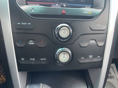 Used 2015 Ford Explorer XLT w/ Equipment Group 202A image 13