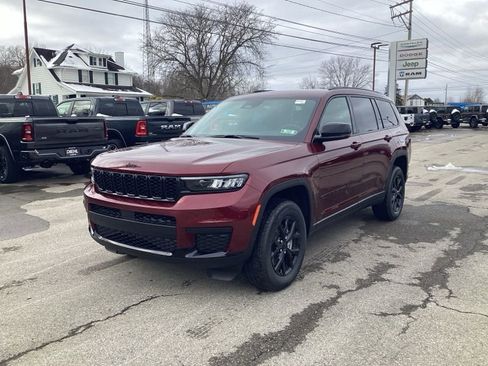 New 2025 Jeep Grand Cherokee L Altitude AWD/4WD image 3