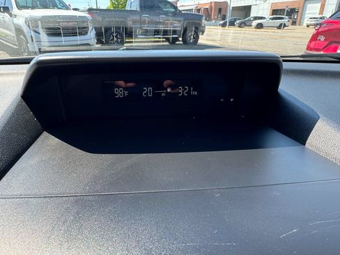 Used 2018 Subaru Crosstrek 2.0i Premium AWD/4WD image 16