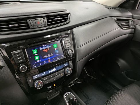 Used 2019 Nissan Rogue SV w/ Premium Package AWD/4WD image 11