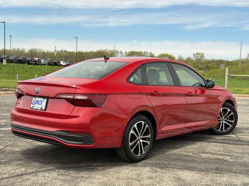 Used 2024 Volkswagen Jetta Sport FWD image 4
