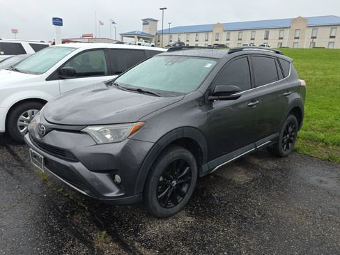 Used 2018 Toyota RAV4 Adventure AWD/4WD image 3