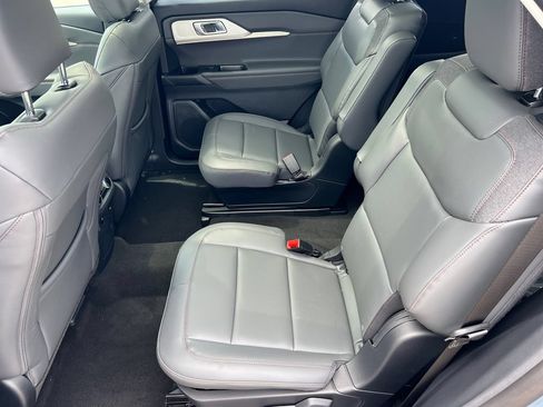 New 2026 Ford Explorer Active w/ Active Comfort Package AWD/4WD image 24