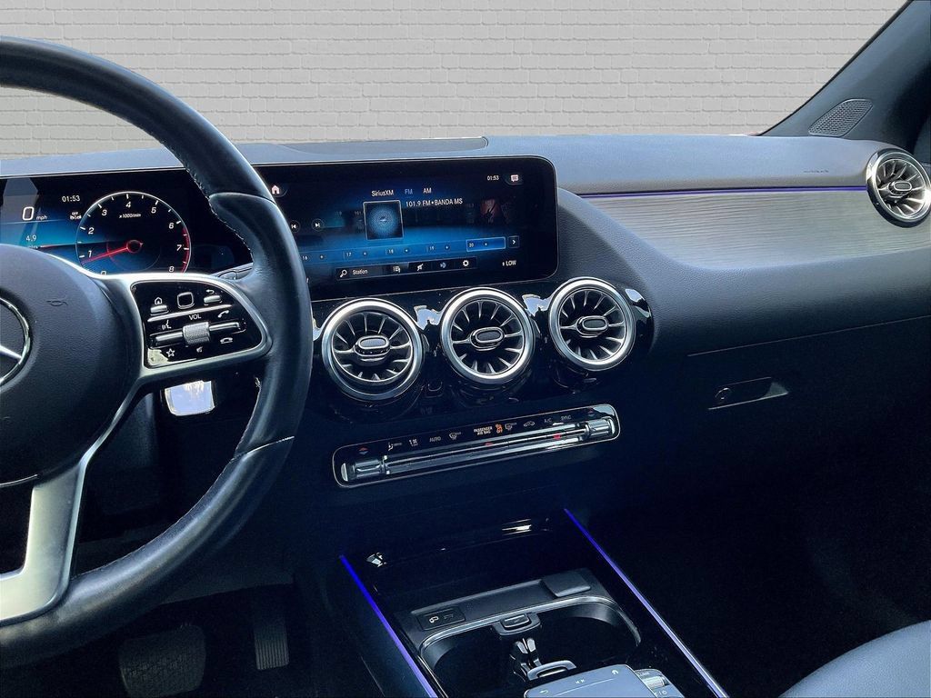 Used 2023 Mercedes-Benz GLA 250 w/ Premium Package image 9