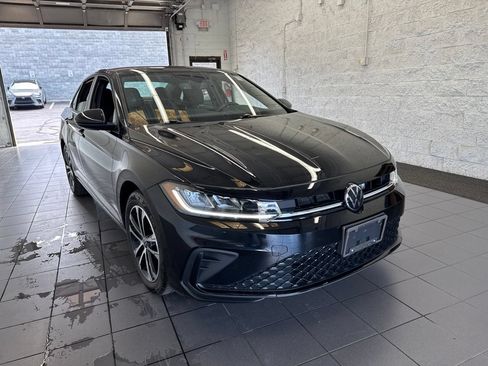 Used 2025 Volkswagen Jetta Sport FWD image 2