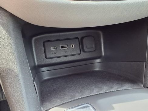Used 2024 Chevrolet Equinox LS w/ LS Convenience Package FWD image 9