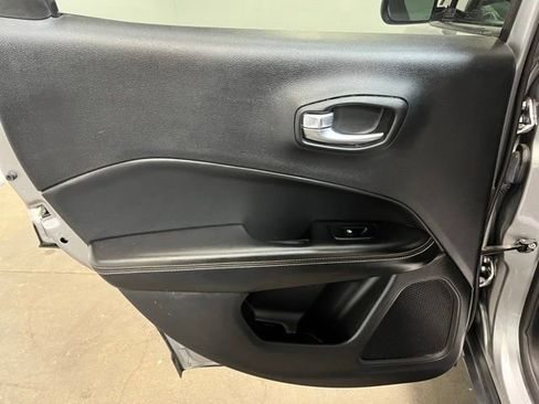Used 2018 Jeep Compass Sport AWD/4WD image 16