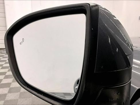 Used 2025 Nissan Pathfinder SV FWD image 38