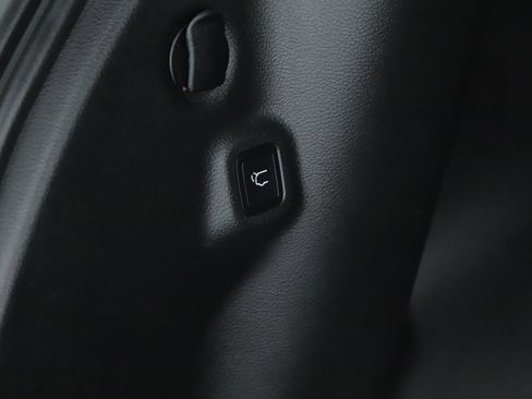 Used 2024 Jeep Compass Trailhawk w/ Trailhawk Elite Group image 19