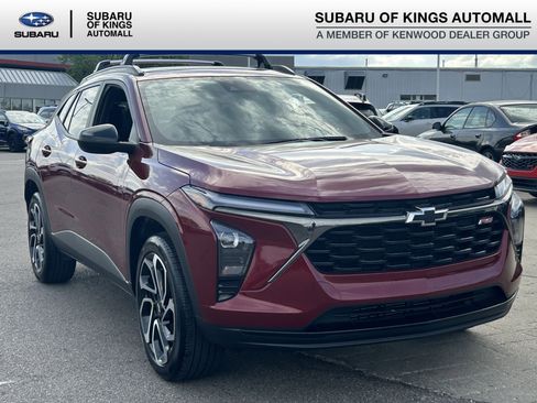 Used 2024 Chevrolet Trax RS w/ Sunroof Package image 1