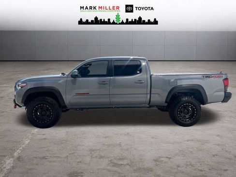 Used 2018 Toyota Tacoma TRD Off-Road w/ Technology Package AWD/4WD image 2