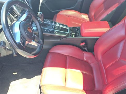 Used 2018 Porsche Macan AWD/4WD image 14