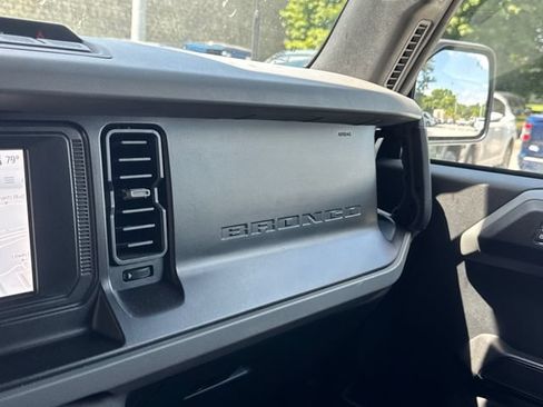 Used 2022 Ford Bronco Big Bend w/ Sasquatch Package AWD/4WD image 31