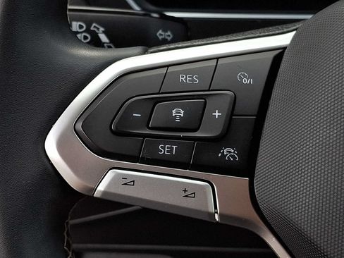 Certified 2022 Volkswagen Tiguan SE AWD/4WD image 17