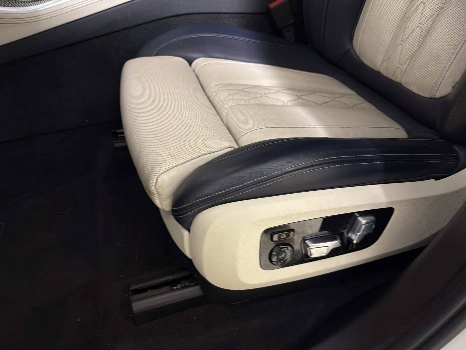 Used 2021 BMW X5 M50i w/ Executive Package AWD/4WD image 17