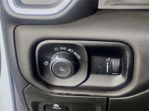 Used 2024 RAM 1500 Laramie image 11