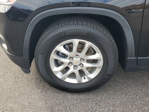 Used 2020 Chevrolet Traverse LS image 37