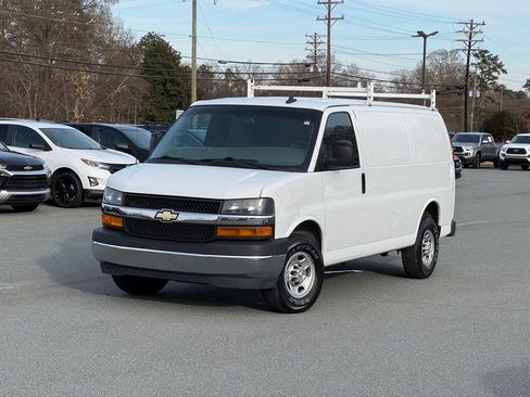 Used 2022 Chevrolet Express 2500 w/ Driver Convenience Package image 37